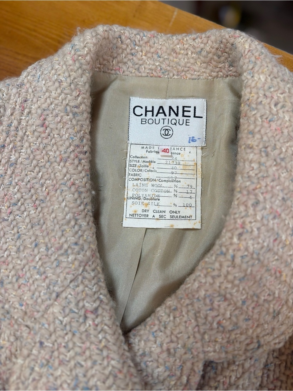 Chanel blazer - Picture 3 of 7